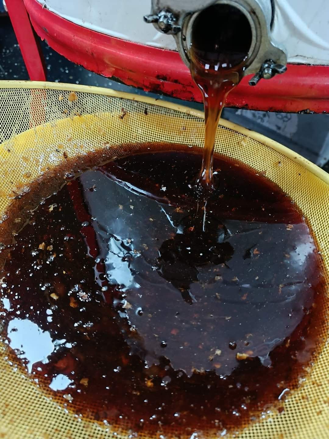 استمتع بالعسل البلدي الفاخر مذاق عشاق العسل