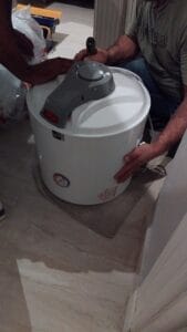 سباك إصلاح سخانات المياه شركة الفوذان شركة الفوذان لأعمال السباكة